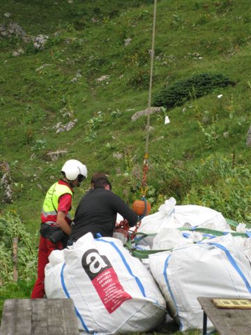 Frachtgut für den Hubschrauber