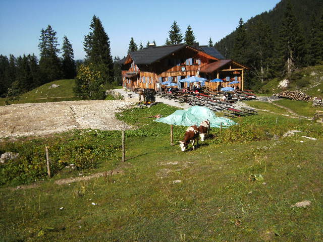 So sieht es jetzt neben der Hütte aus