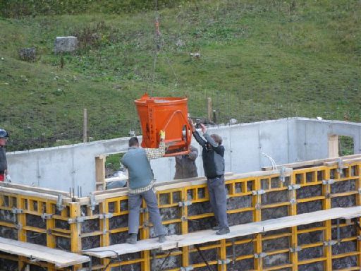 So sieht es jetzt neben der Hütte aus