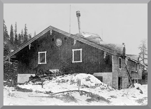 Lawine gegen Hütte 1917
