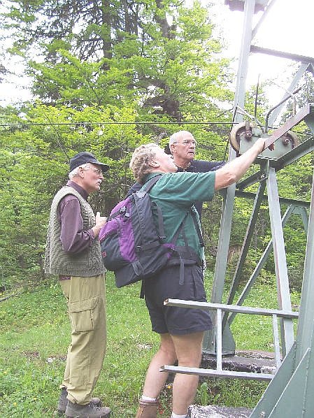 Gleich 3 Pruefer an einem Mast