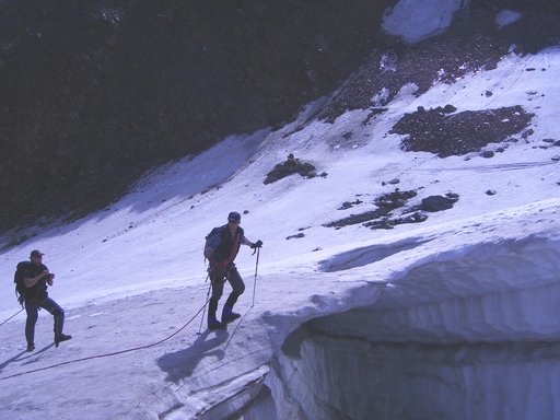Eine geeignete Gletscherspalte ist gefunden
