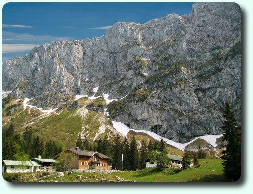 Bild: Die Tutzinger Huette vor der Benediktenwand