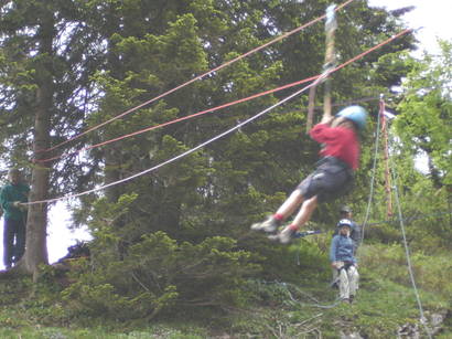 Seilrutschen, Mutprobe fuer Kinder