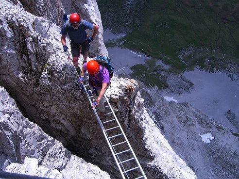 Über die Leiter gibt es ein Seil für die Hand